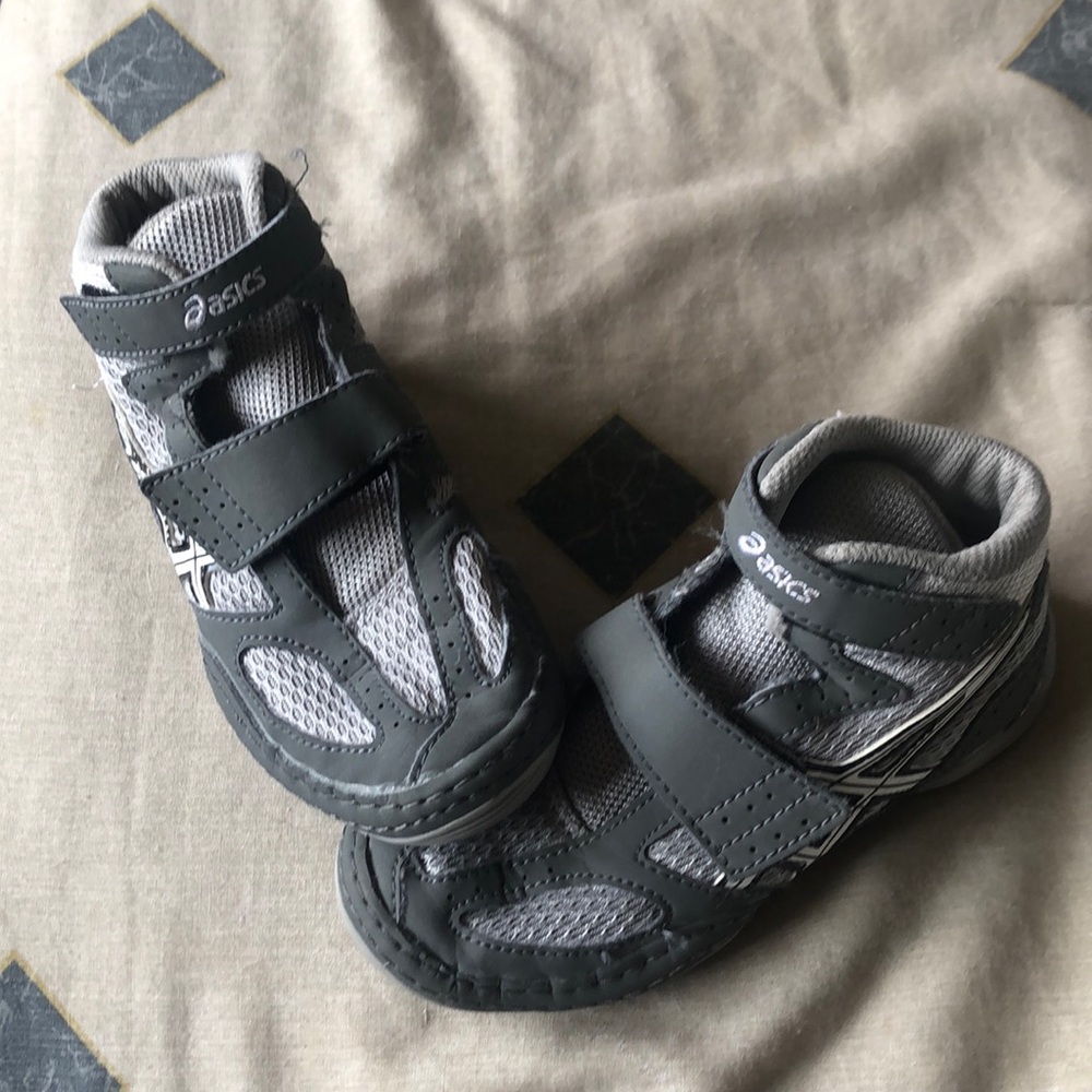 ASICS wrestling shoes